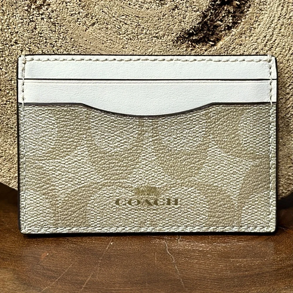 COACH Card Case In Signature and Chalk Leather